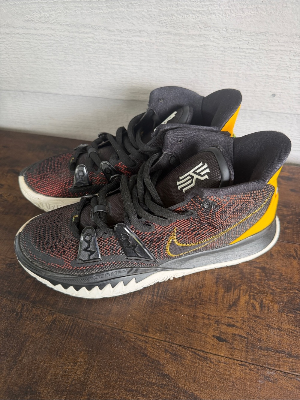 Nike Kyrie 7 Roswell Raygun Sneakers